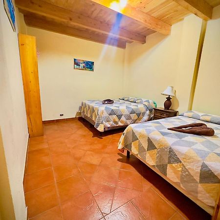 Hostal Dulces Suenos Panajachel Exterior photo