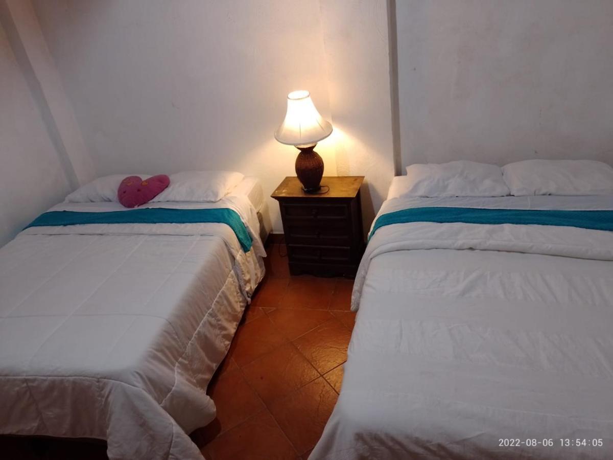 Hostal Dulces Suenos Panajachel Exterior photo