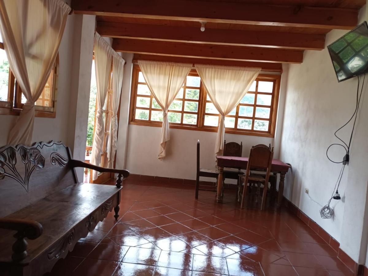 Hostal Dulces Suenos Panajachel Exterior photo