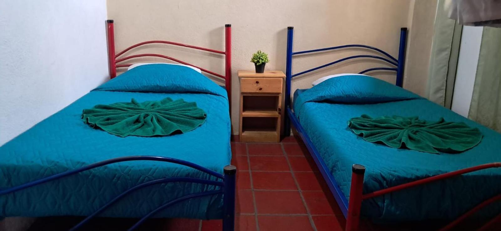 Hostal Dulces Suenos Panajachel Exterior photo