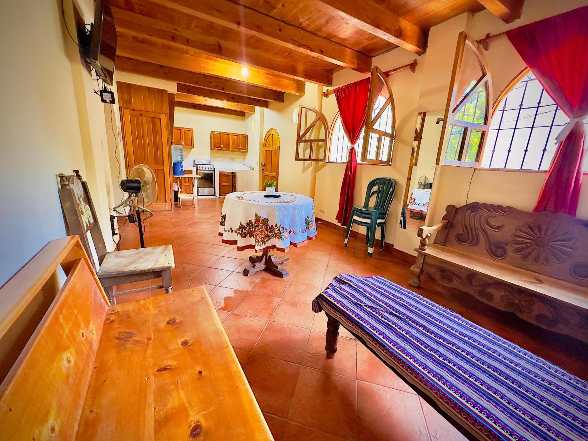 Hostal Dulces Suenos Panajachel Exterior photo
