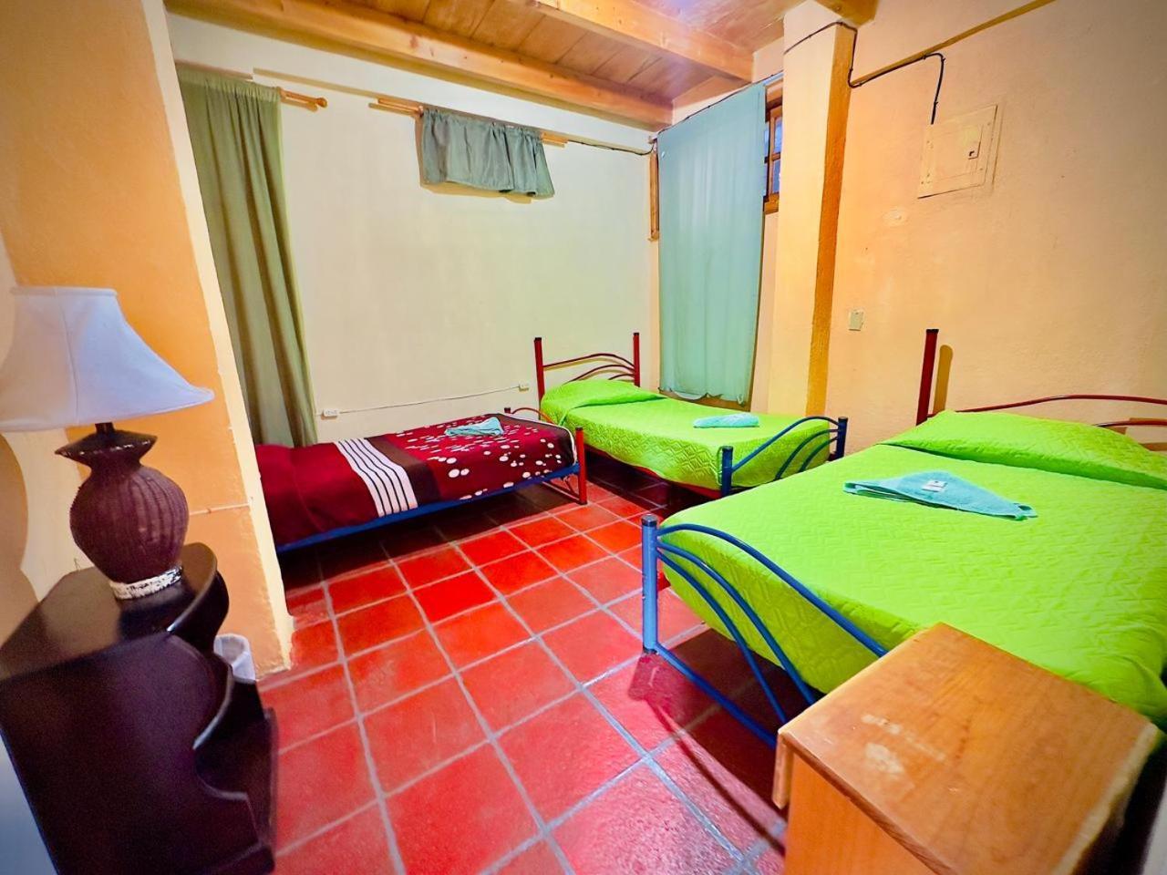 Hostal Dulces Suenos Panajachel Exterior photo
